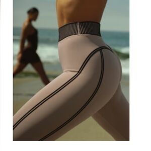 7/8 airlift pants : medium: gravel (sold out)